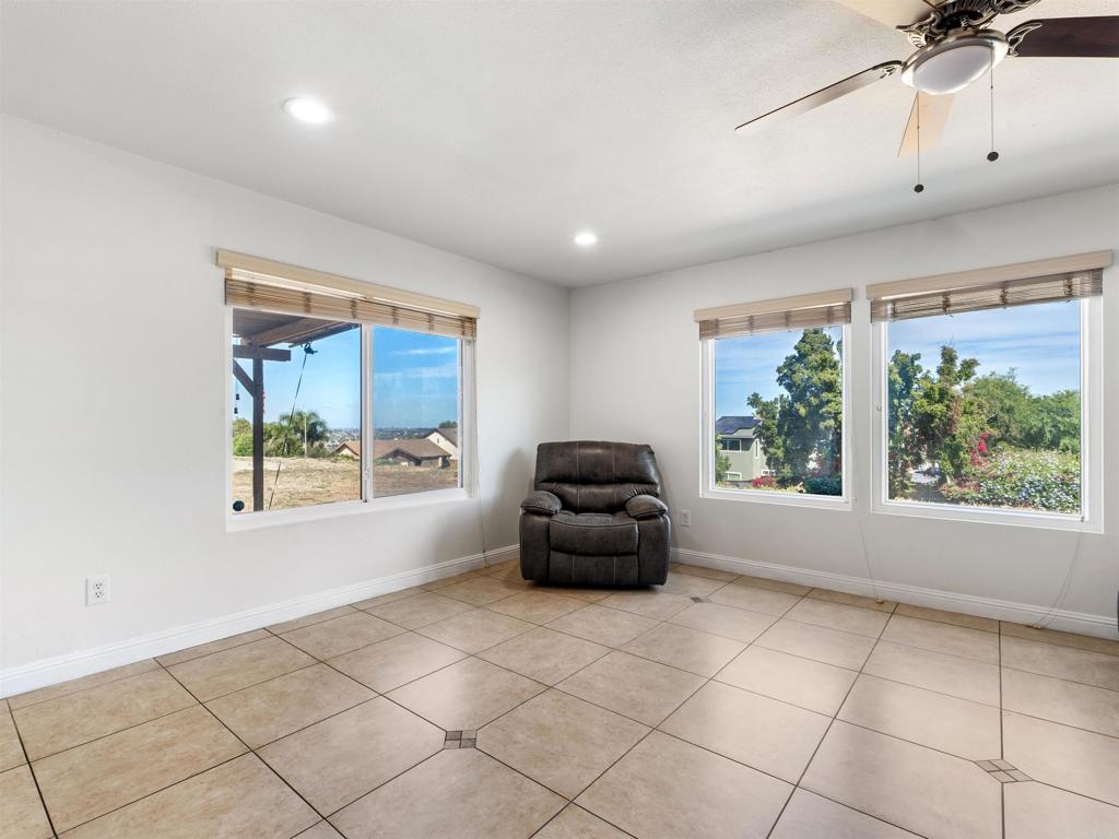 2443 Helix Street Spring Valley, CA 91977 - Photo 10 of 40