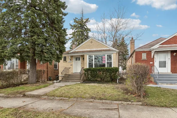 $219,900 | 14510 South Emerald Avenue, Riverdale, IL 60827