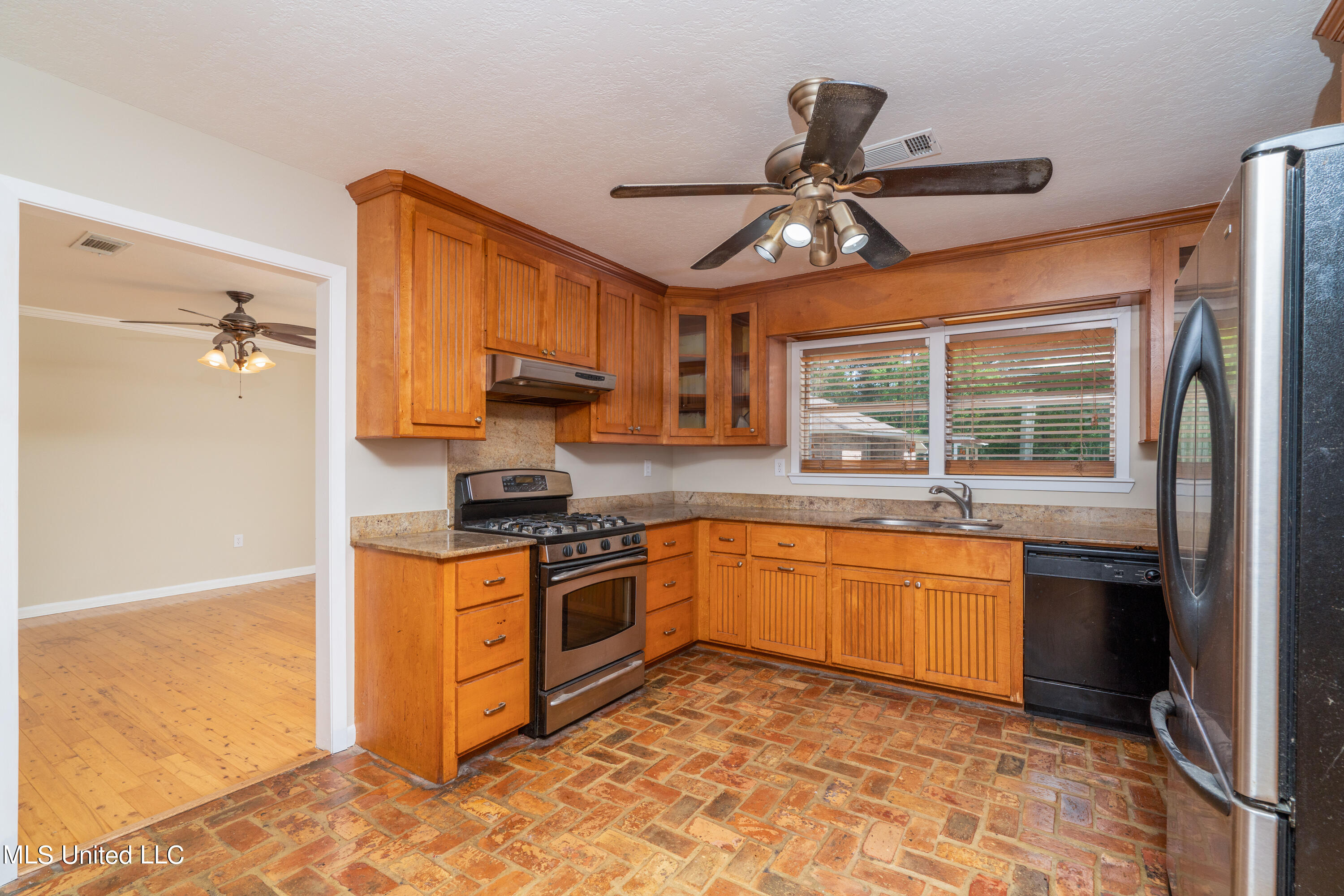 5168 Beatline Road-Kitchen