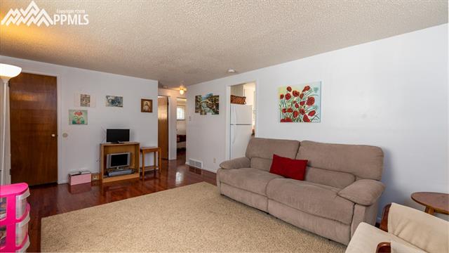 1623 Comanche Road Pueblo, CO 81001 - Photo 4 of 25 Gallery Image 4