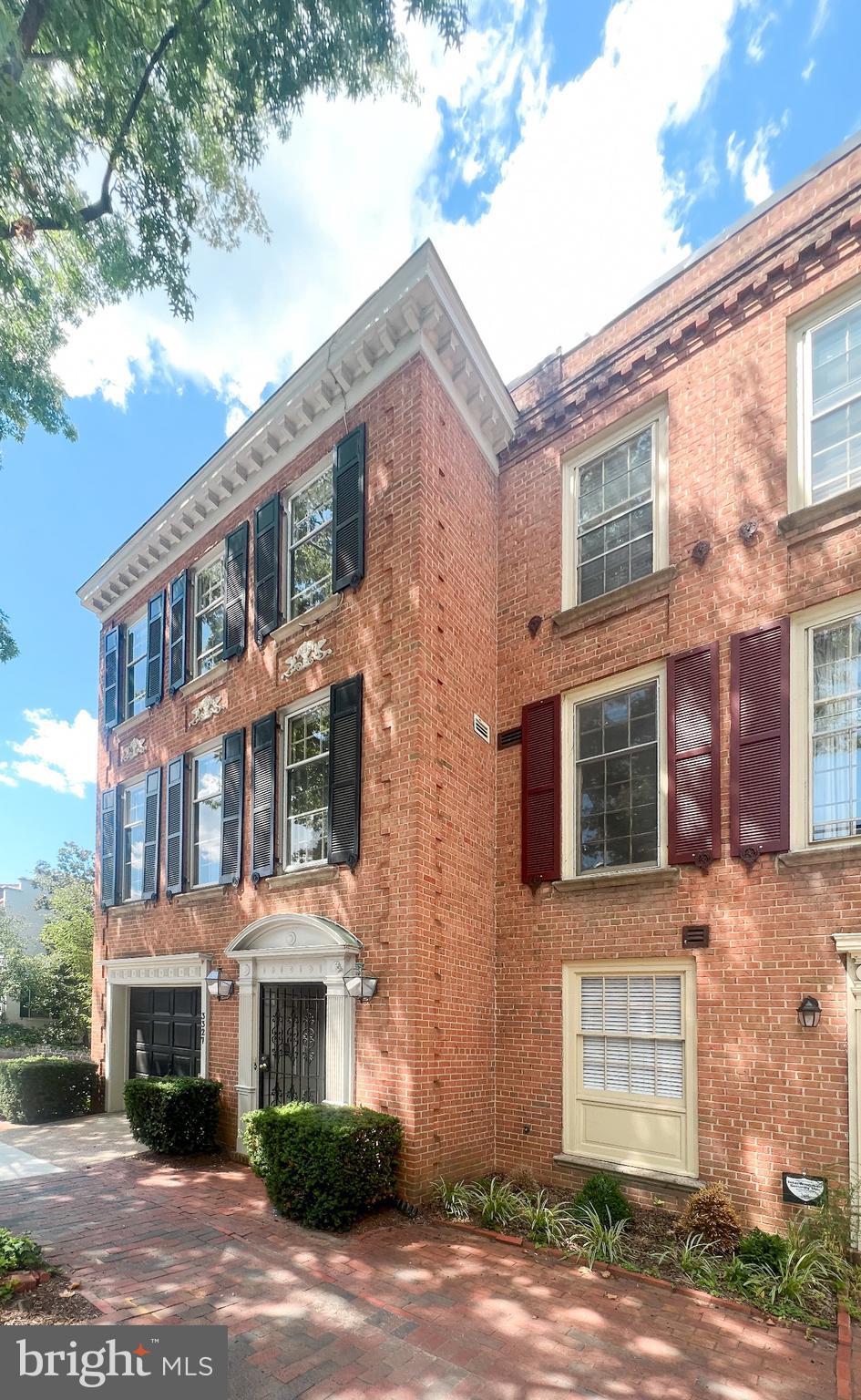 Welcome to 3327 R St NW