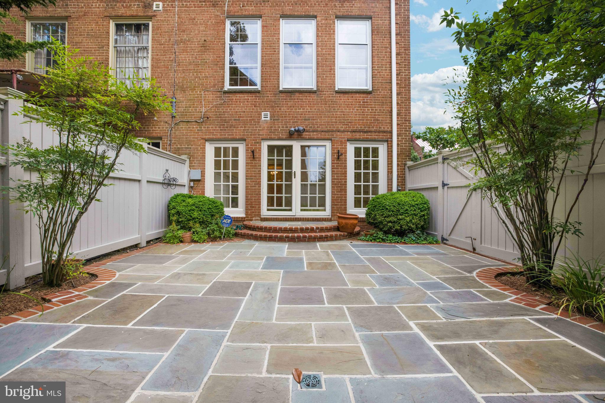 3327 R Street Northwest Washington, DC 20007 - Photo 27 of 28 Rear patio