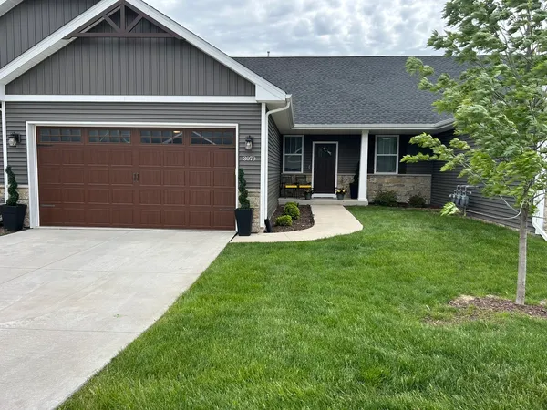 $2,900 | 3079 Mary Leigh Drive, Bettendorf, IA 52722