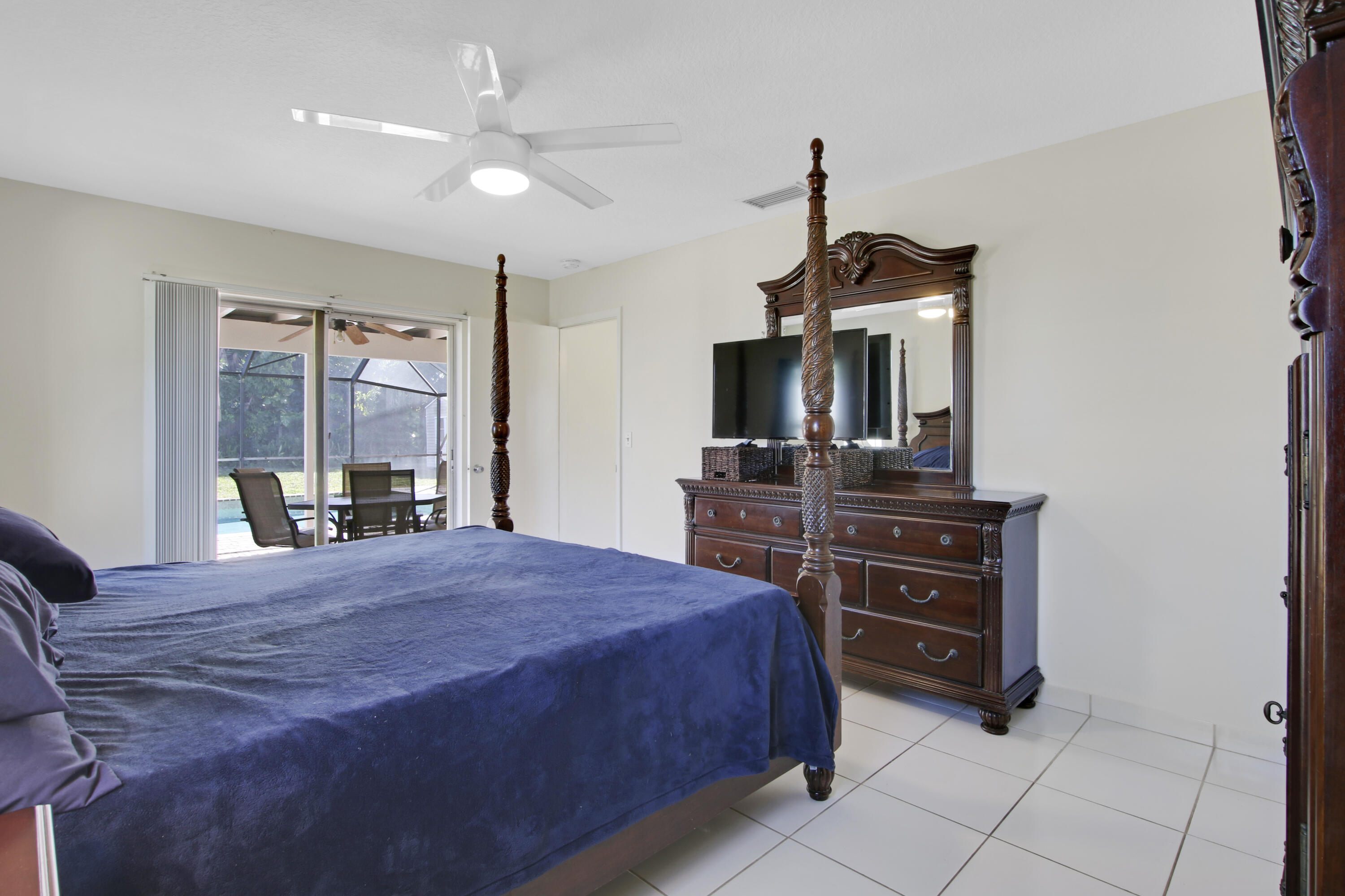 2480 Windsor Road Palm Beach Gardens, FL 33410 - Photo 23 of 44 Master bedroom
