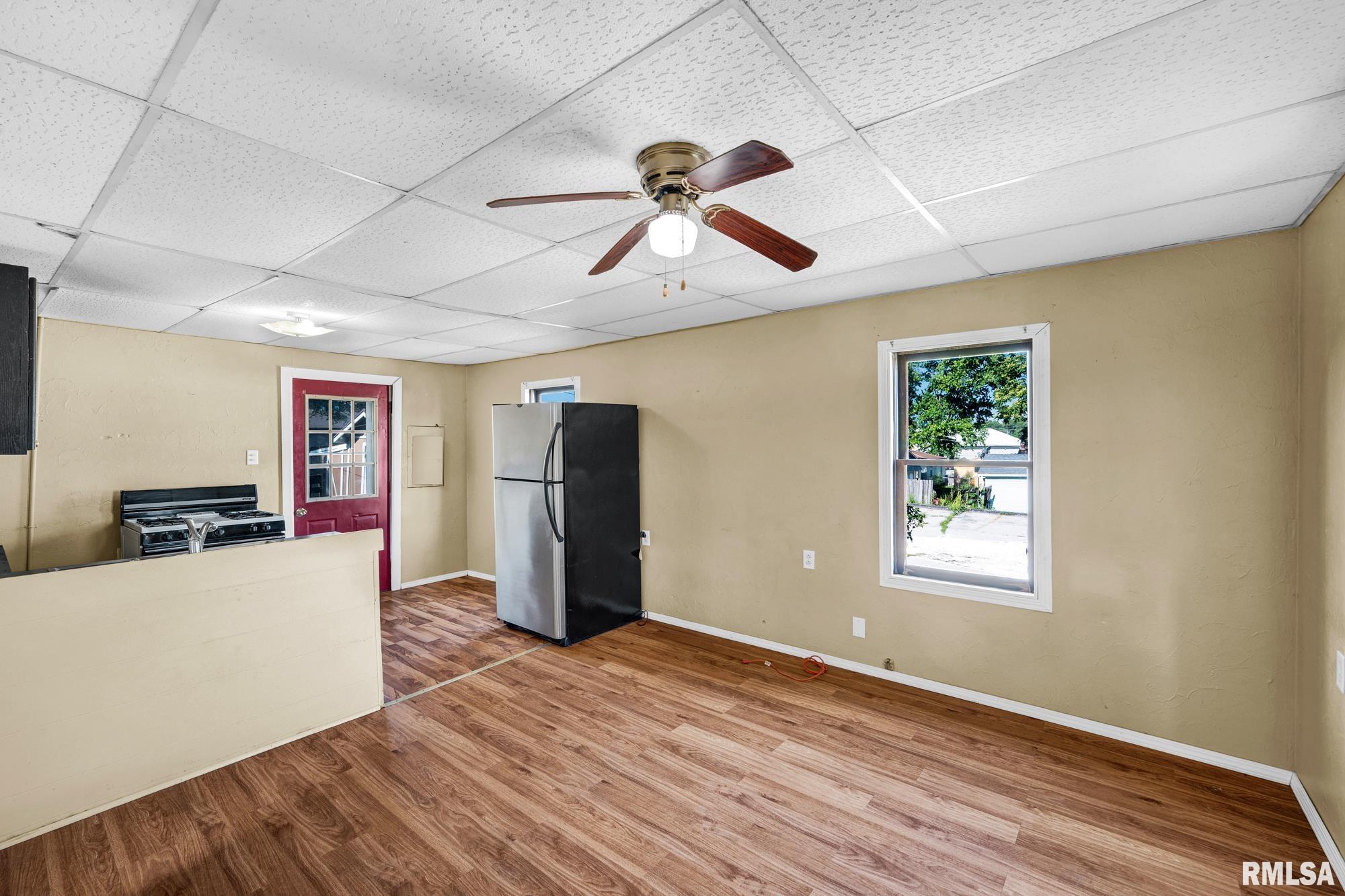 206 Cooper Street Pekin, IL 61554 - Photo 4 of 20