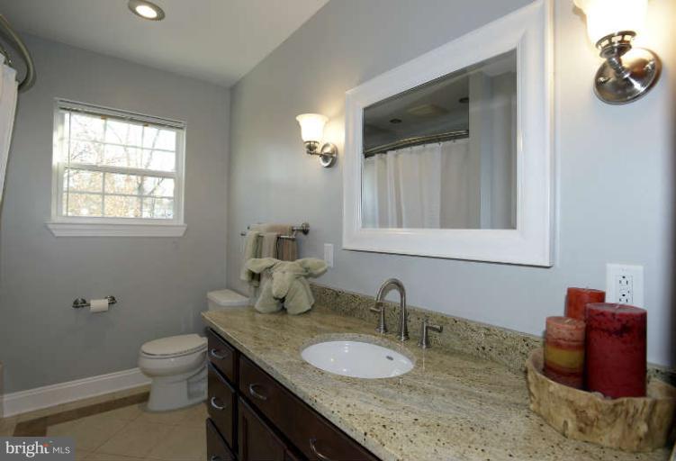 6241 Gilston Park Road Baltimore, MD 21228 - Photo 11 of 25 Bath (Master)