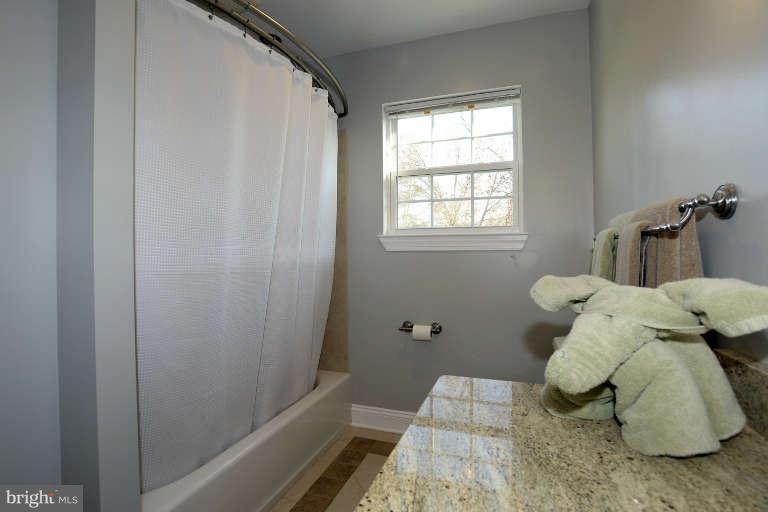 6241 Gilston Park Road Baltimore, MD 21228 - Photo 12 of 25 Bath (Master)