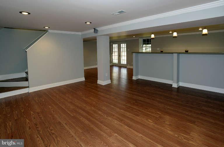 6241 Gilston Park Road Baltimore, MD 21228 - Photo 17 of 25 Family Room