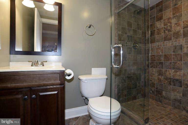 6241 Gilston Park Road Baltimore, MD 21228 - Photo 22 of 25 Bath