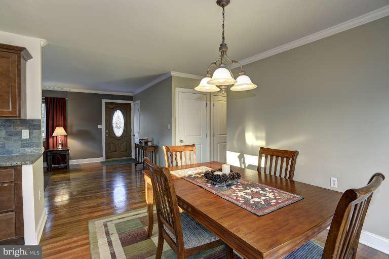 6241 Gilston Park Road Baltimore, MD 21228 - Photo 5 of 25 Dining Room