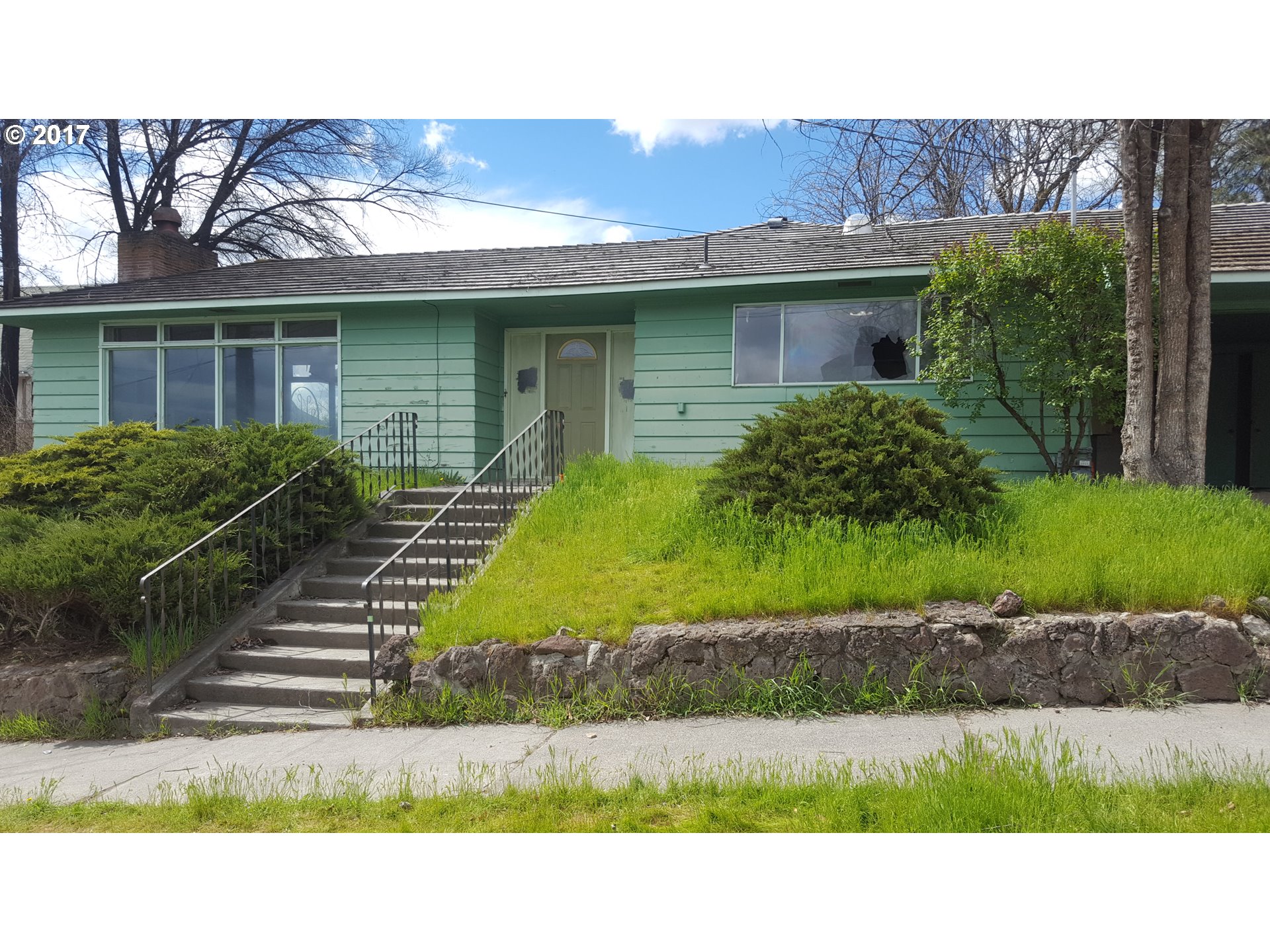 315 Northwest 10th Street Pendleton, OR 97801 - Photo 1 of 16 Gallery Image 1