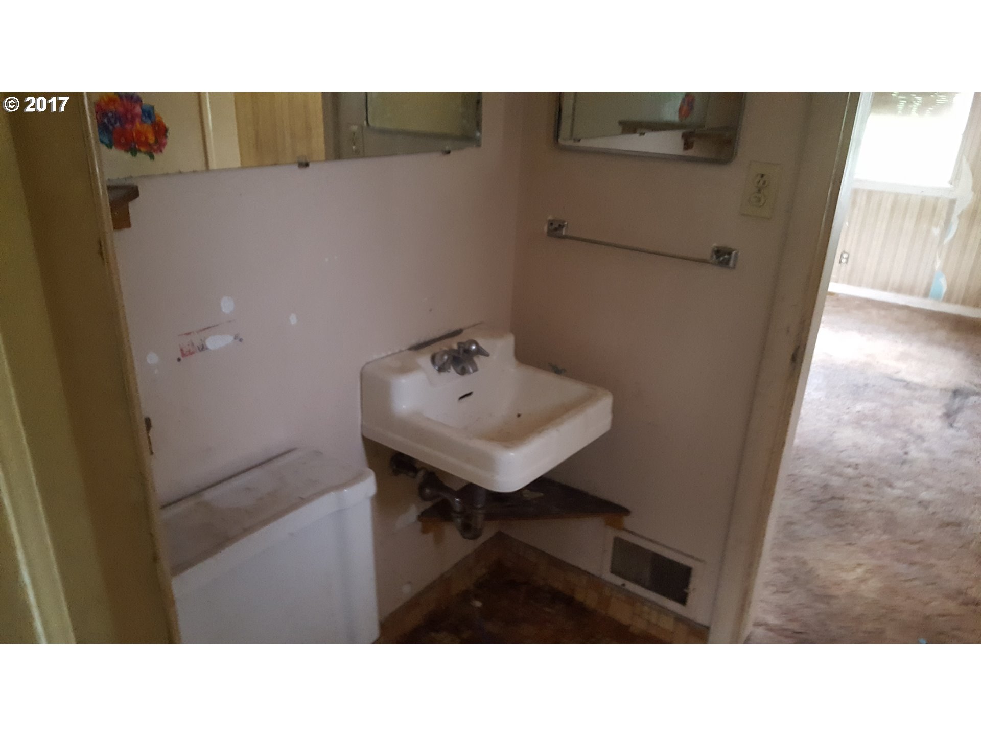 315 Northwest 10th Street Pendleton, OR 97801 - Photo 5 of 16 Gallery Image 5