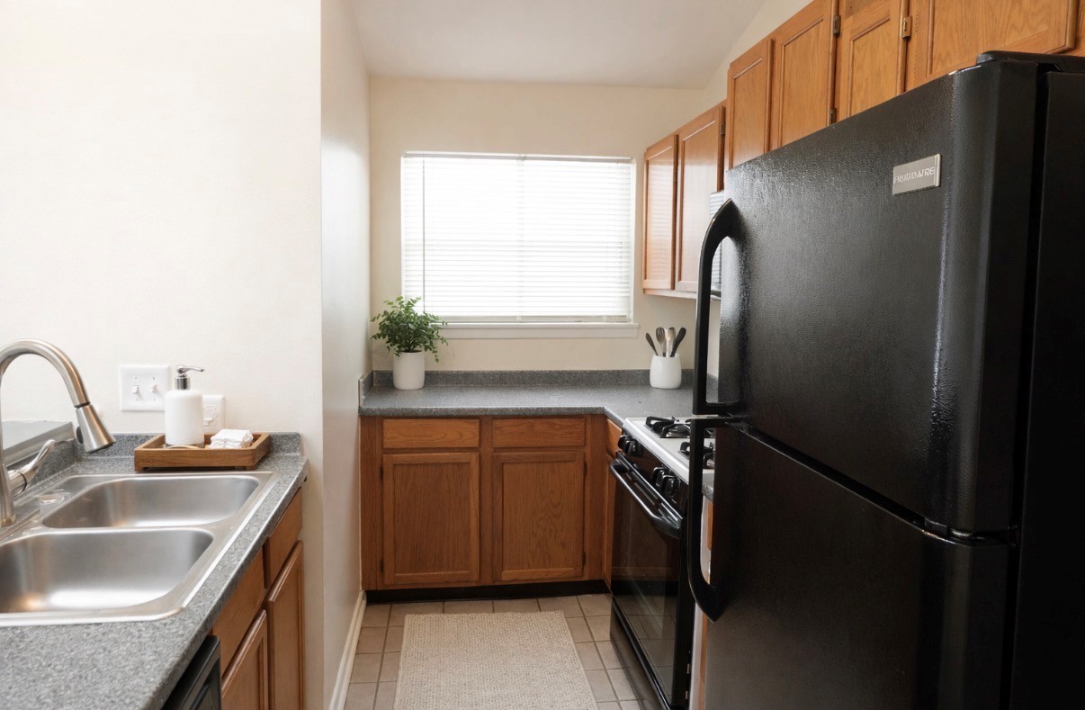 727 Nantucket Way Island Lake, IL 60042 - Photo 2 of 8