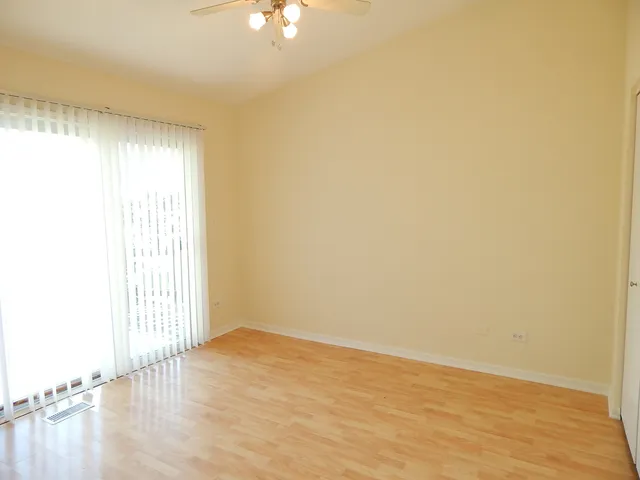 $230,000 | 727 Nantucket Way, Island Lake, IL 60042