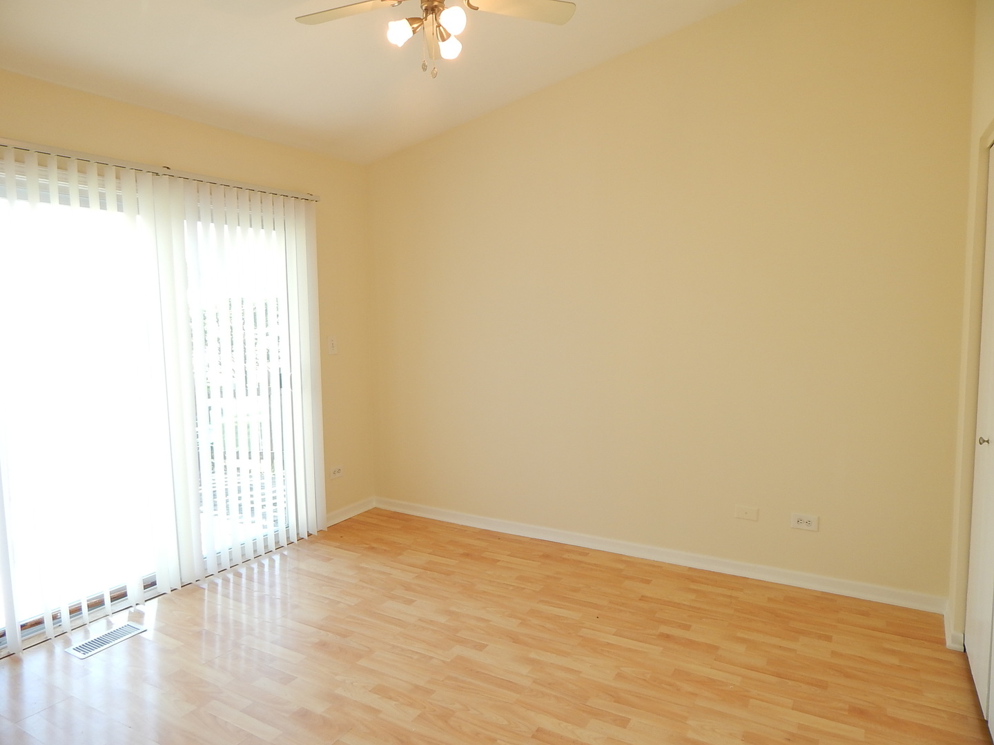 727 Nantucket Way Island Lake, IL 60042 - Photo 7 of 8