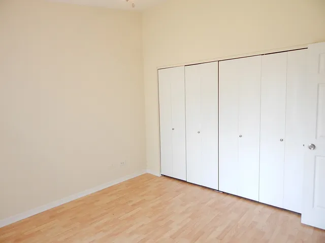 $230,000 | 727 Nantucket Way, Island Lake, IL 60042