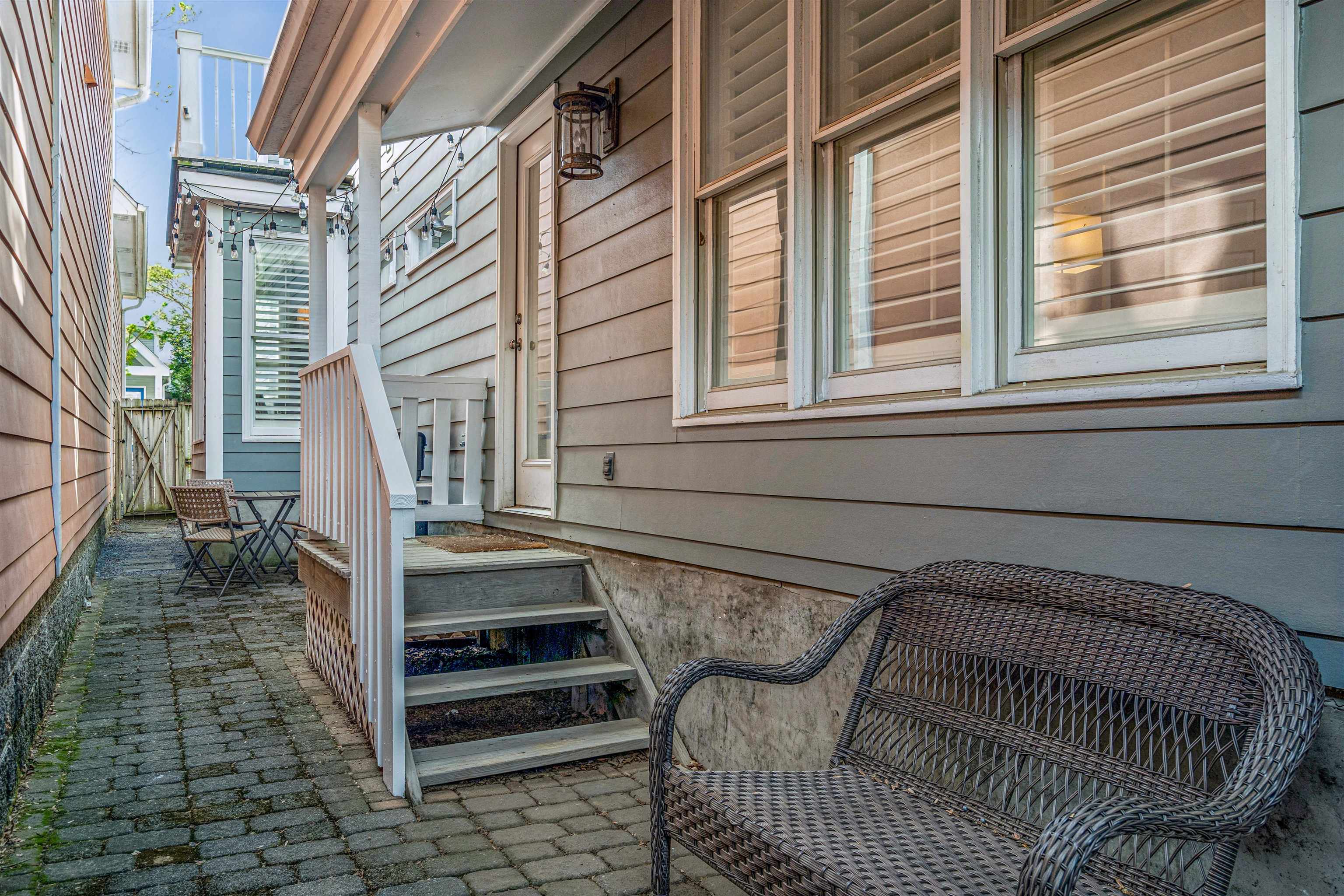 942 Harbor Bend Road Memphis, TN 38103 - Photo 22 of 25 a view of entryway with a front door