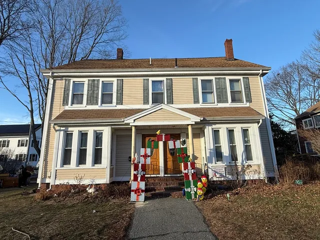 $2,750 | 97 Friend Street, Unit B, Amesbury, MA 01913