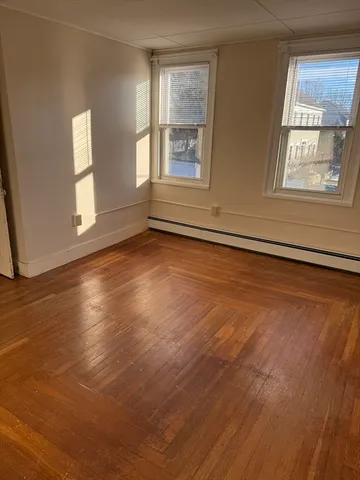 $2,750 | 97 Friend Street, Unit B, Amesbury, MA 01913