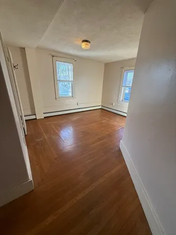 $2,750 | 97 Friend Street, Unit B, Amesbury, MA 01913