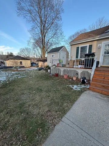 $2,750 | 97 Friend Street, Unit B, Amesbury, MA 01913