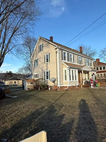 $2,750 | 97 Friend Street, Unit B, Amesbury, MA 01913