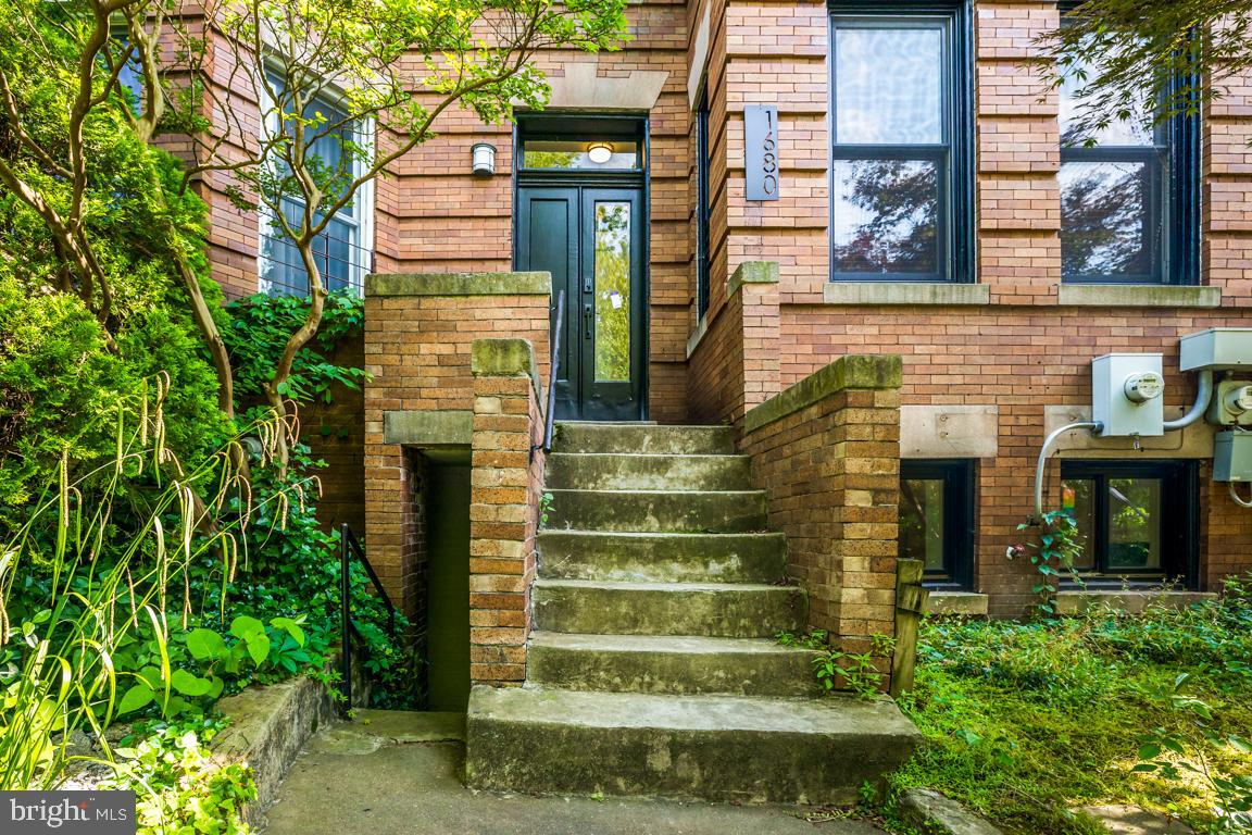 1680 Irving Street Northwest Washington, DC 20010 - Photo 3 of 49
