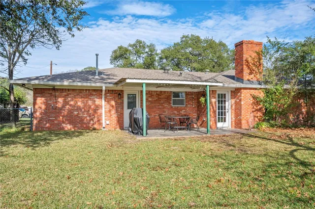 $2,000 | 3514 Midwest Drive, Bryan, TX 77802