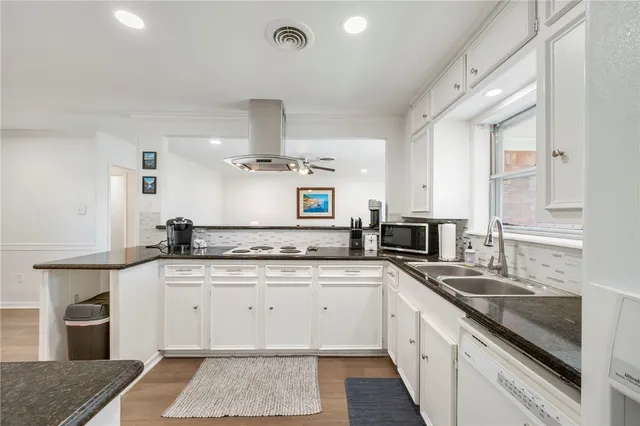 $2,000 | 3514 Midwest Drive, Bryan, TX 77802