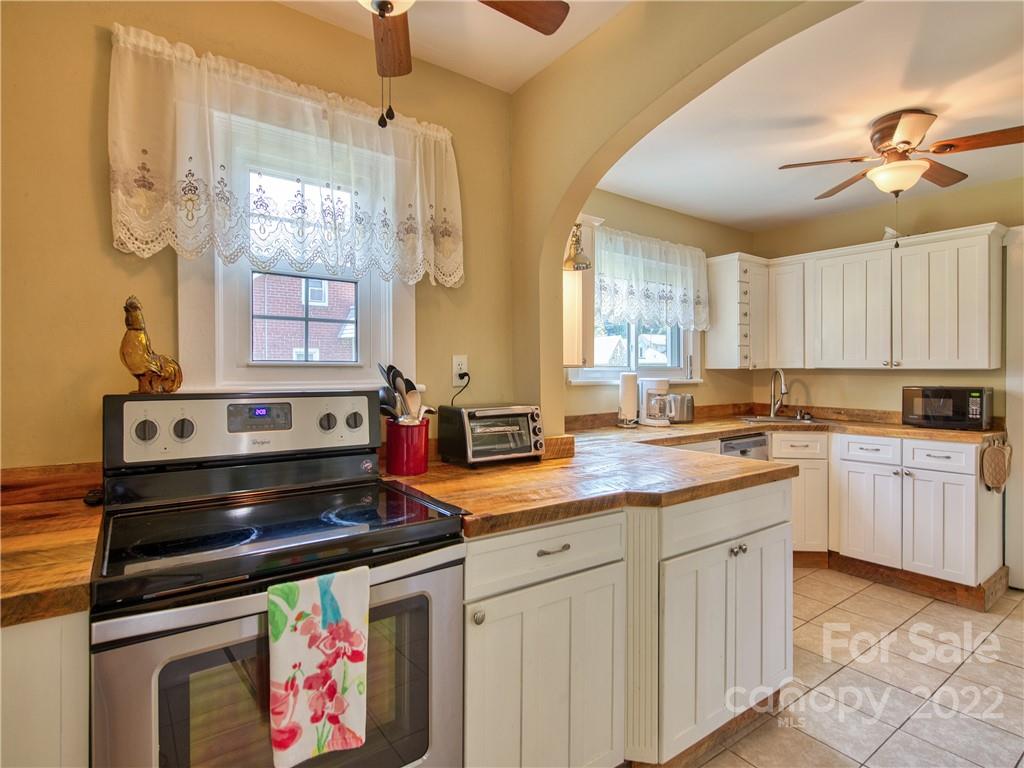 3701 Broad Street Clyde, NC 28721 - Photo 17 of 30 Gallery Image 17