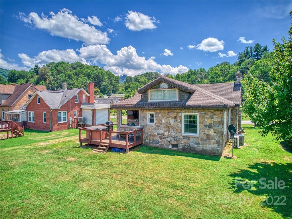3701 Broad Street Clyde, NC 28721 - Photo 4 of 30 Gallery Image 4
