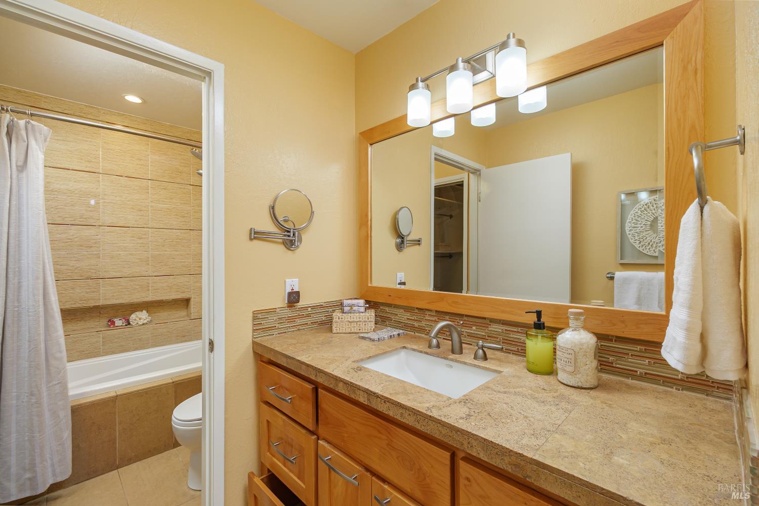 132 Tiburon Boulevard San Rafael, CA 94901 - Photo 17 of 30