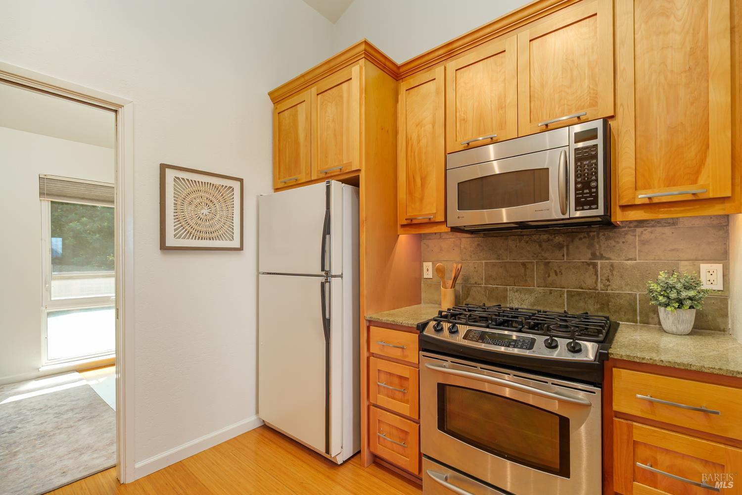 132 Tiburon Boulevard San Rafael, CA 94901 - Photo 8 of 30