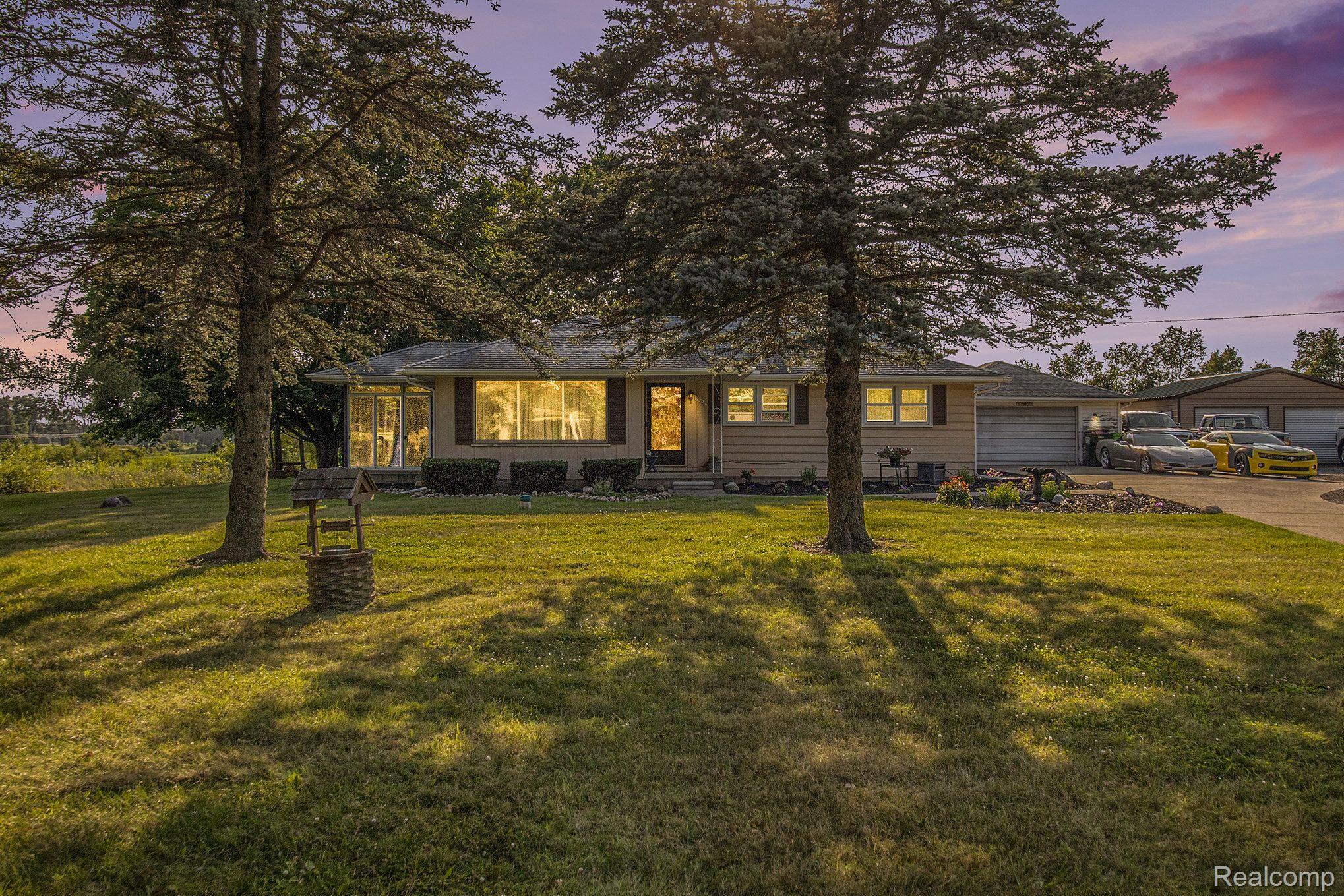 2105 Fenton Road Hartland, MI 48353 - Photo 3 of 28 Gallery Image 3