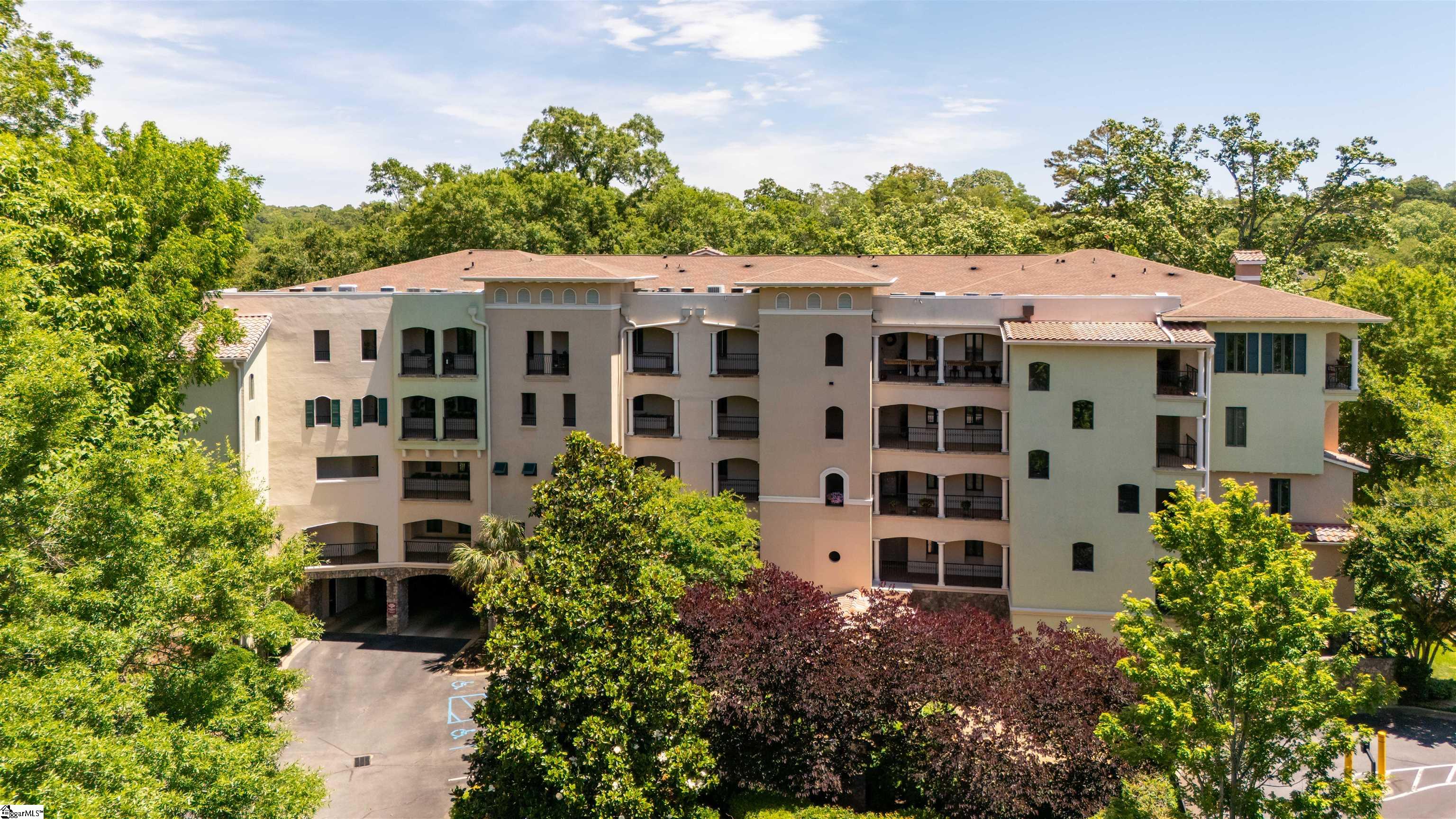 1209 East Washington St Unit 301  