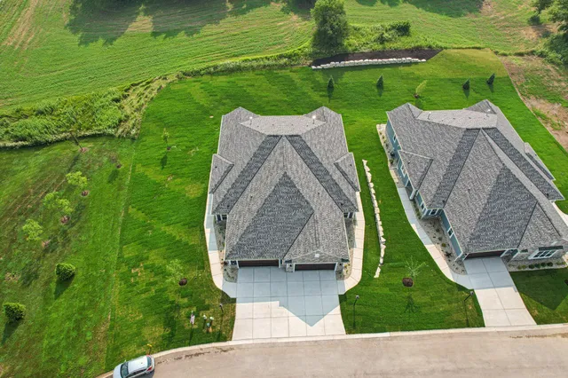 $595,900 | 2127 Bluestem Drive, Unit 101, Waukesha, WI 53188