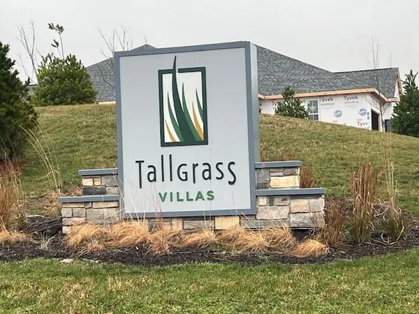 $595,900 | 2127 Bluestem Drive, Unit 101, Waukesha, WI 53188