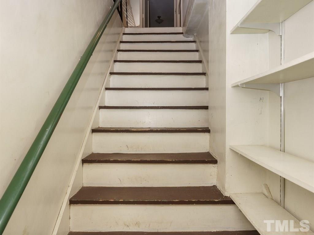 713 Kimbrough Street Raleigh, NC 27608 - Photo 19 of 25 a view of entryway