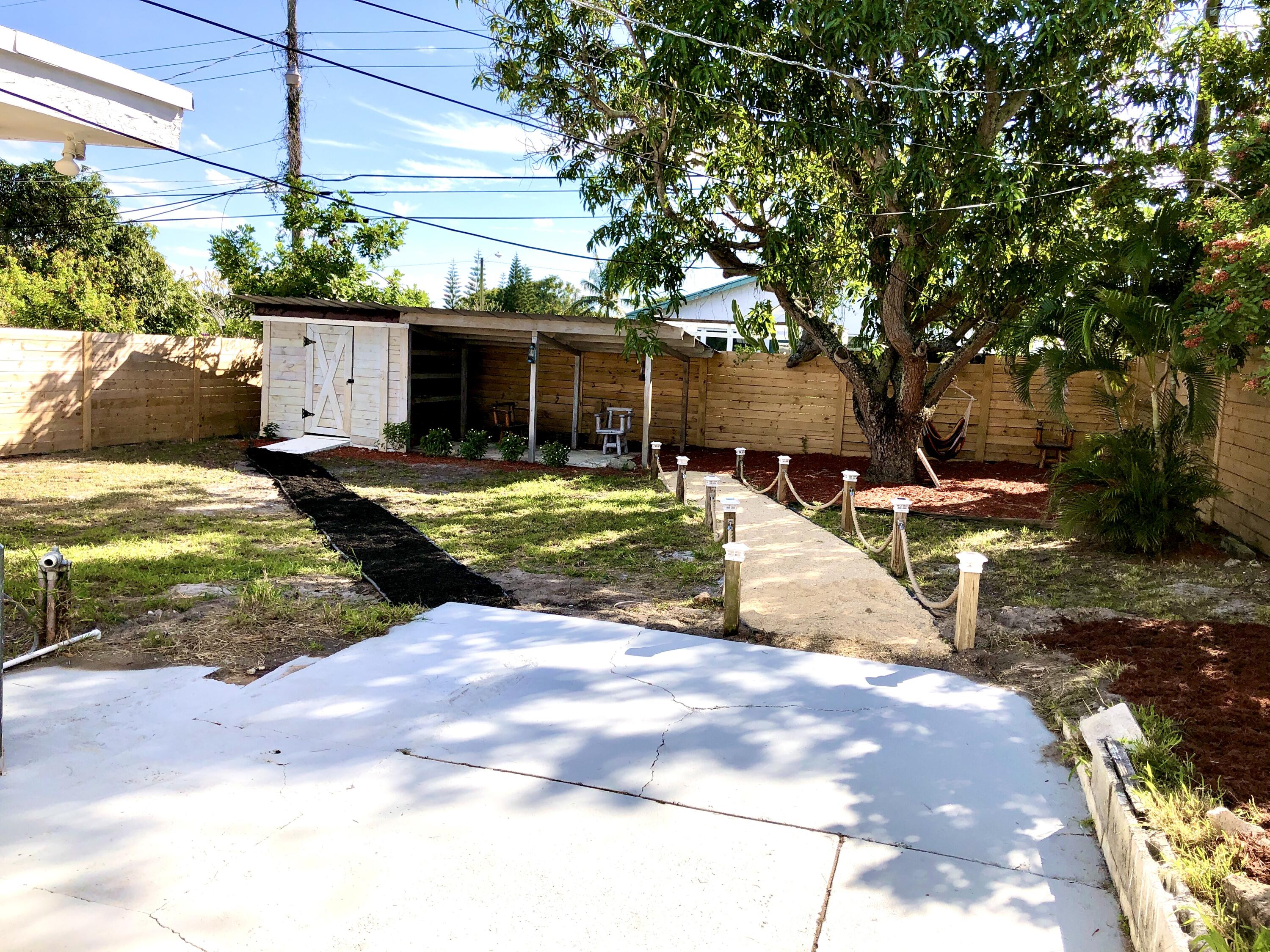 1092 James Road Lake Worth, FL 33462 - Photo 14 of 15 Back garden 1092 james rd