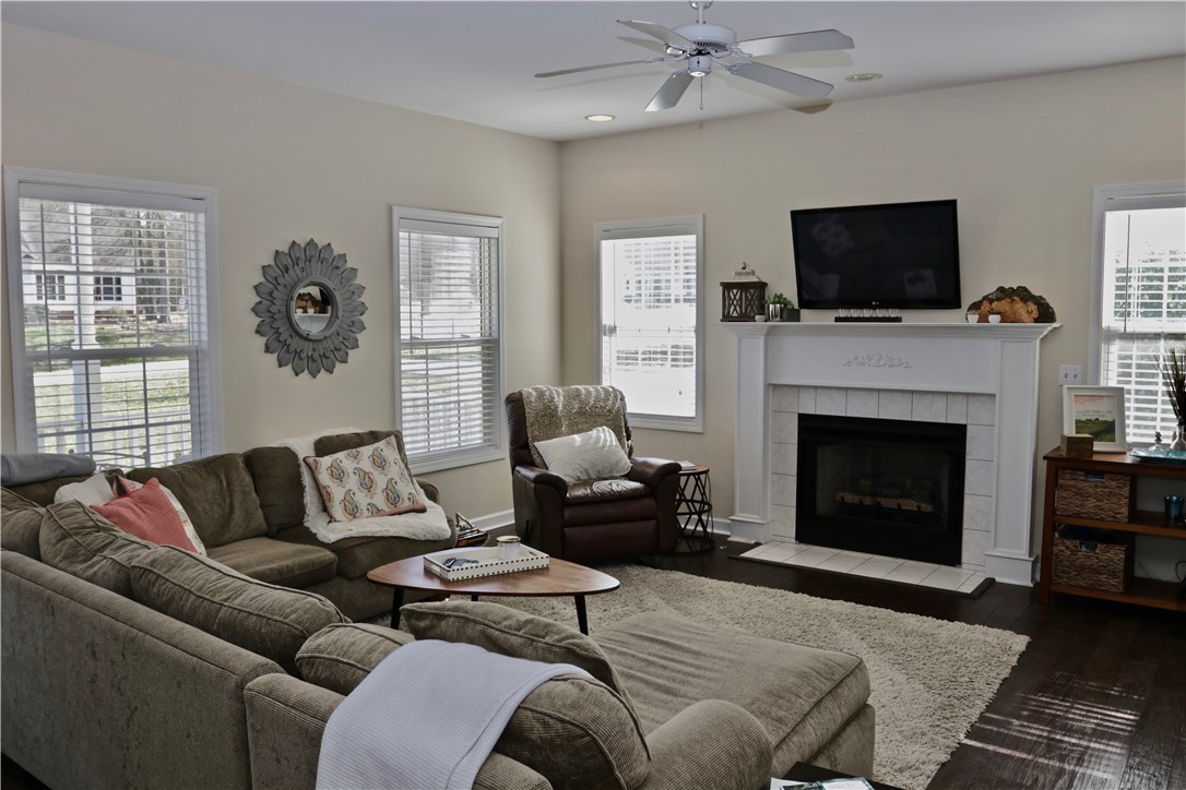105 Cedar Pond Road Anderson, SC 29621 - Photo 3 of 31 Living Room