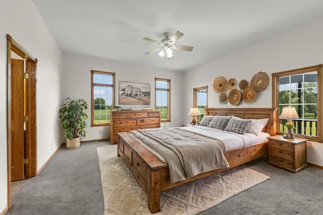 $949,000 | 5065 East Sleepy Hollow Road, Earlville, IL 60518