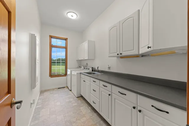 $949,000 | 5065 East Sleepy Hollow Road, Earlville, IL 60518