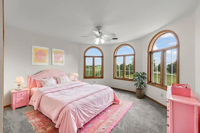 $949,000 | 5065 East Sleepy Hollow Road, Earlville, IL 60518