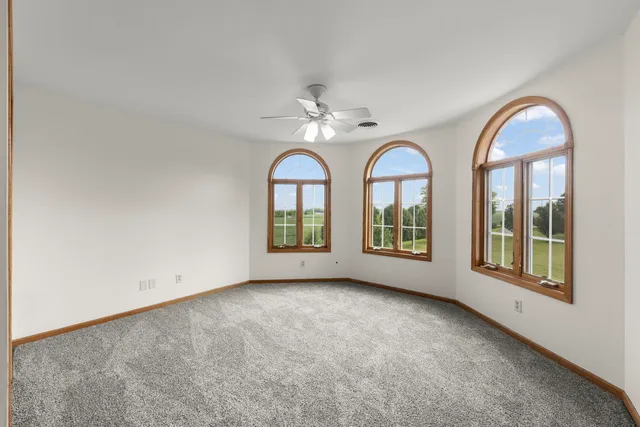 $949,000 | 5065 East Sleepy Hollow Road, Earlville, IL 60518