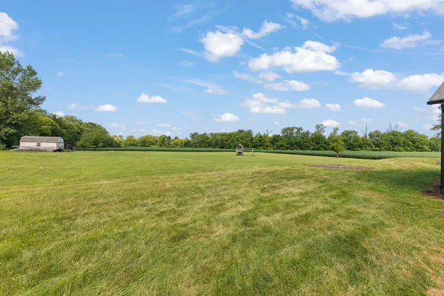 $949,000 | 5065 East Sleepy Hollow Road, Earlville, IL 60518