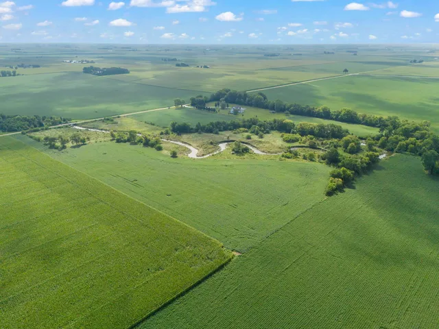 $949,000 | 5065 East Sleepy Hollow Road, Earlville, IL 60518