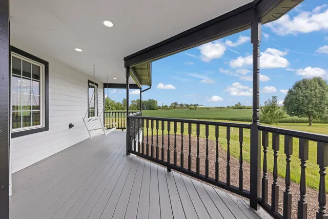 $949,000 | 5065 East Sleepy Hollow Road, Earlville, IL 60518