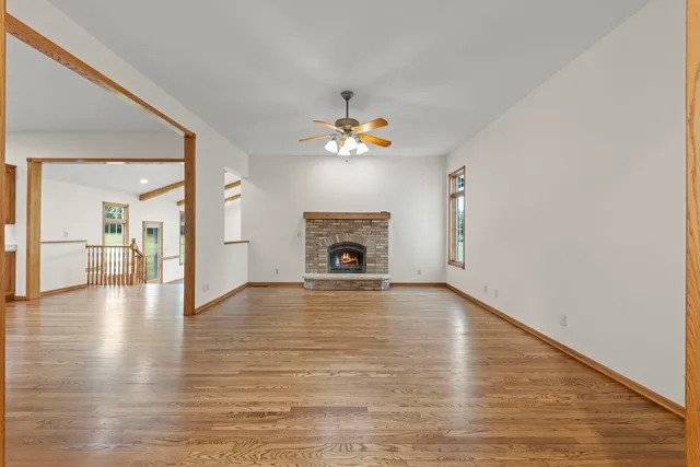 $949,000 | 5065 East Sleepy Hollow Road, Earlville, IL 60518