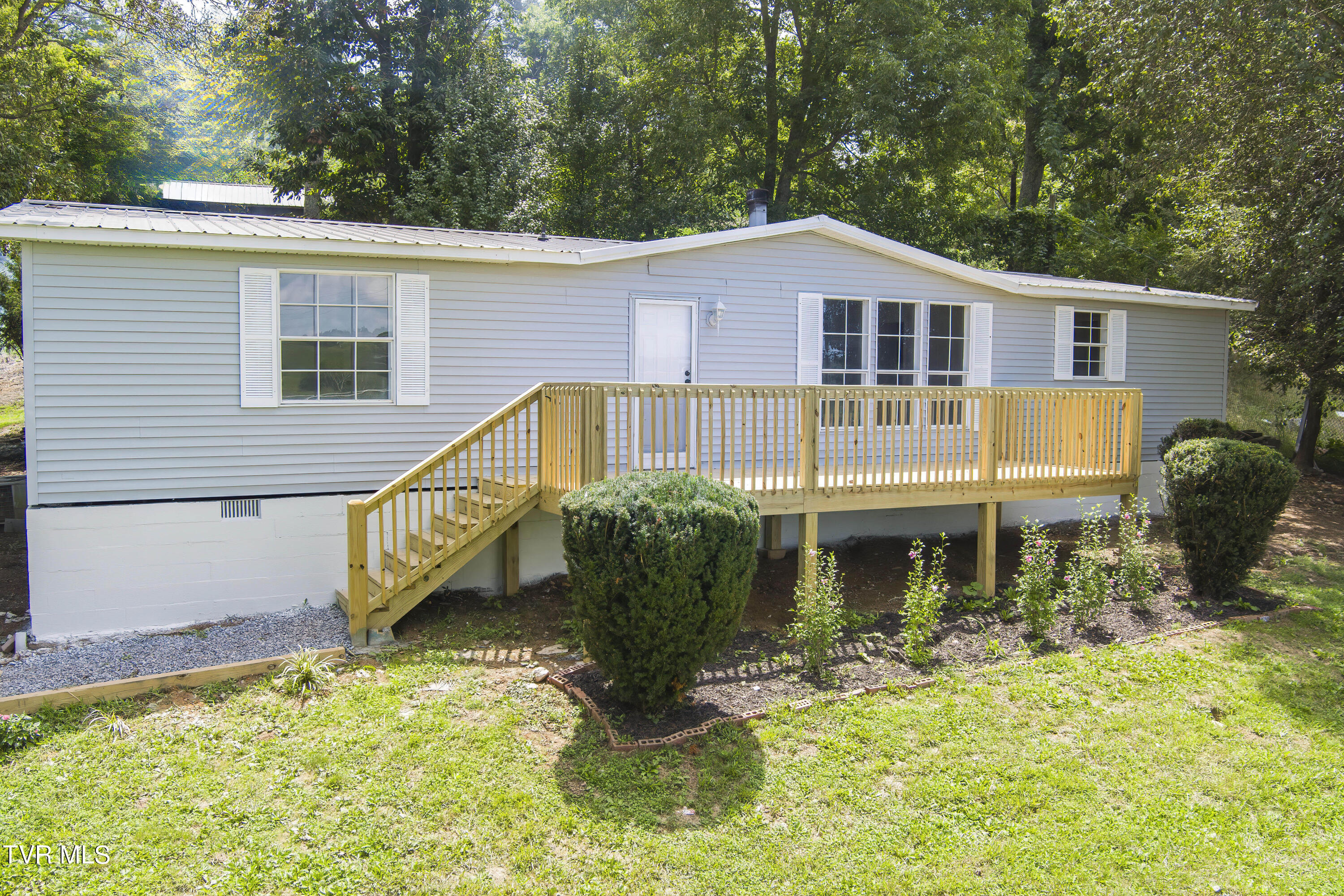 1010 Conklin Road Jonesborough, TN 37659 - Photo 3 of 18 1010 Conklin 2 (12)