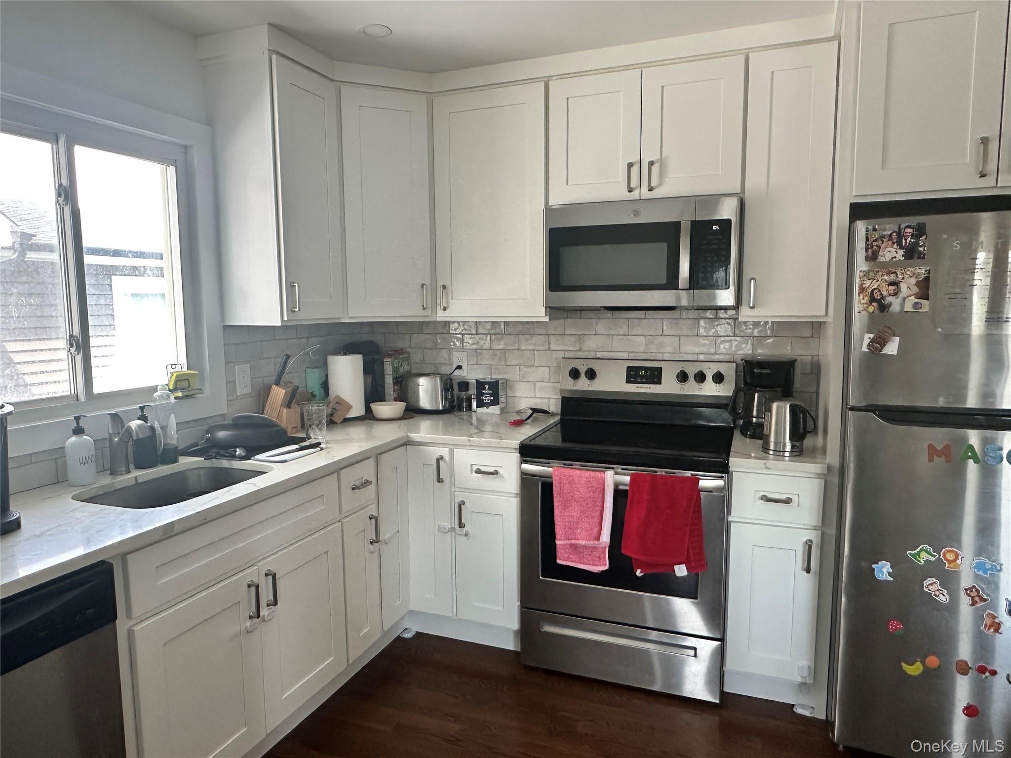 1741 Warren Place Merrick, NY 11566 - Photo 4 of 27